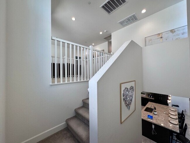 Building Photo - Elegant 4 Bedroom, 4.5 Bathroom Home with ...