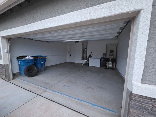 Building Photo - Great family home in Red Rock