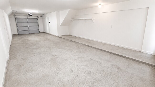 Building Photo - 2710 Hullsmith Dr