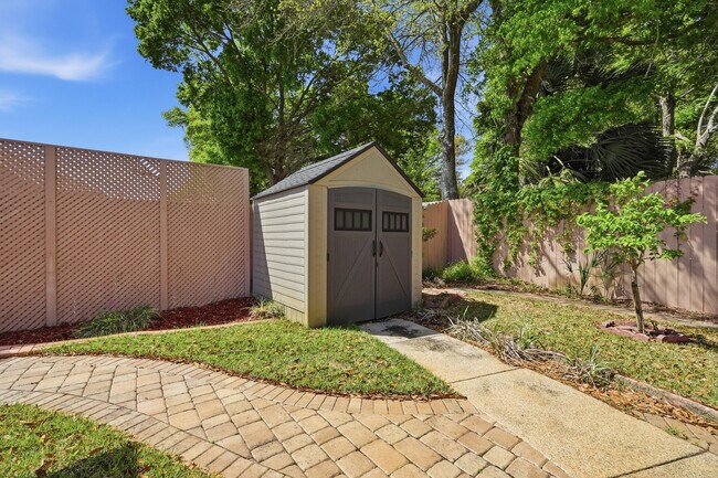 Building Photo - 2348 Cummings Dr