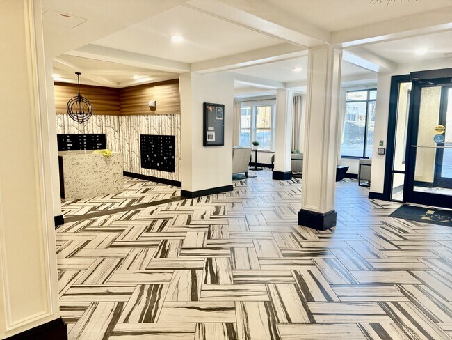 Building Photo - 10755 Fairgrounds Dr