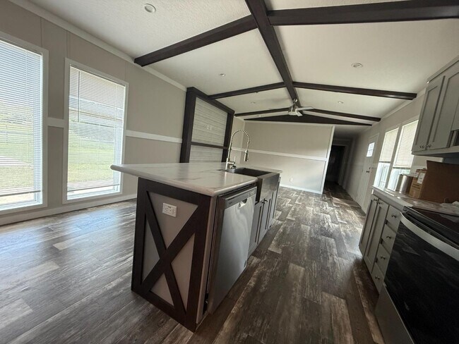 Building Photo - 4901 N Vaughn Rd