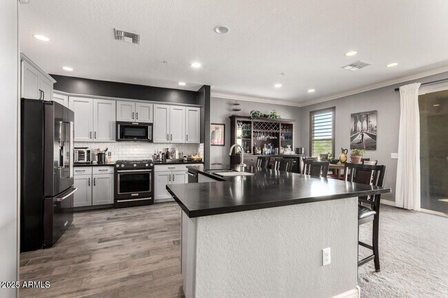 Building Photo - 2425 W Bronco Butte Trl