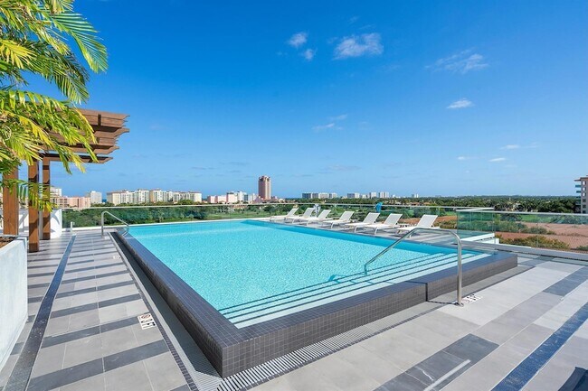 Building Photo - 220 SE Mizner Blvd