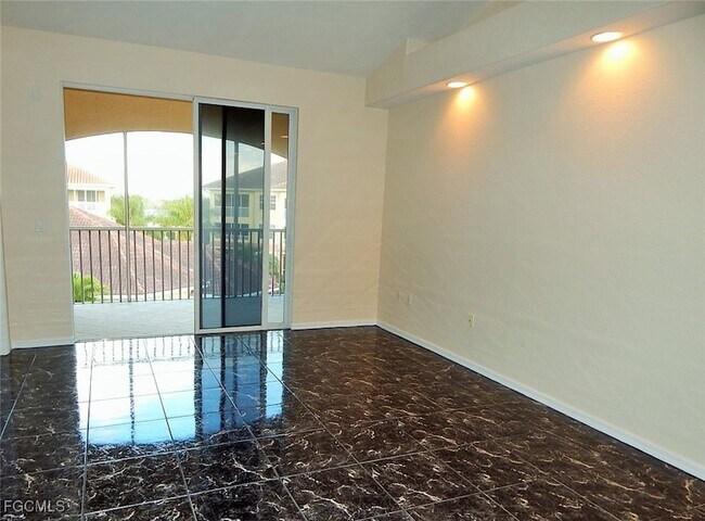 Building Photo - 1113 Van Loon Commons Cir