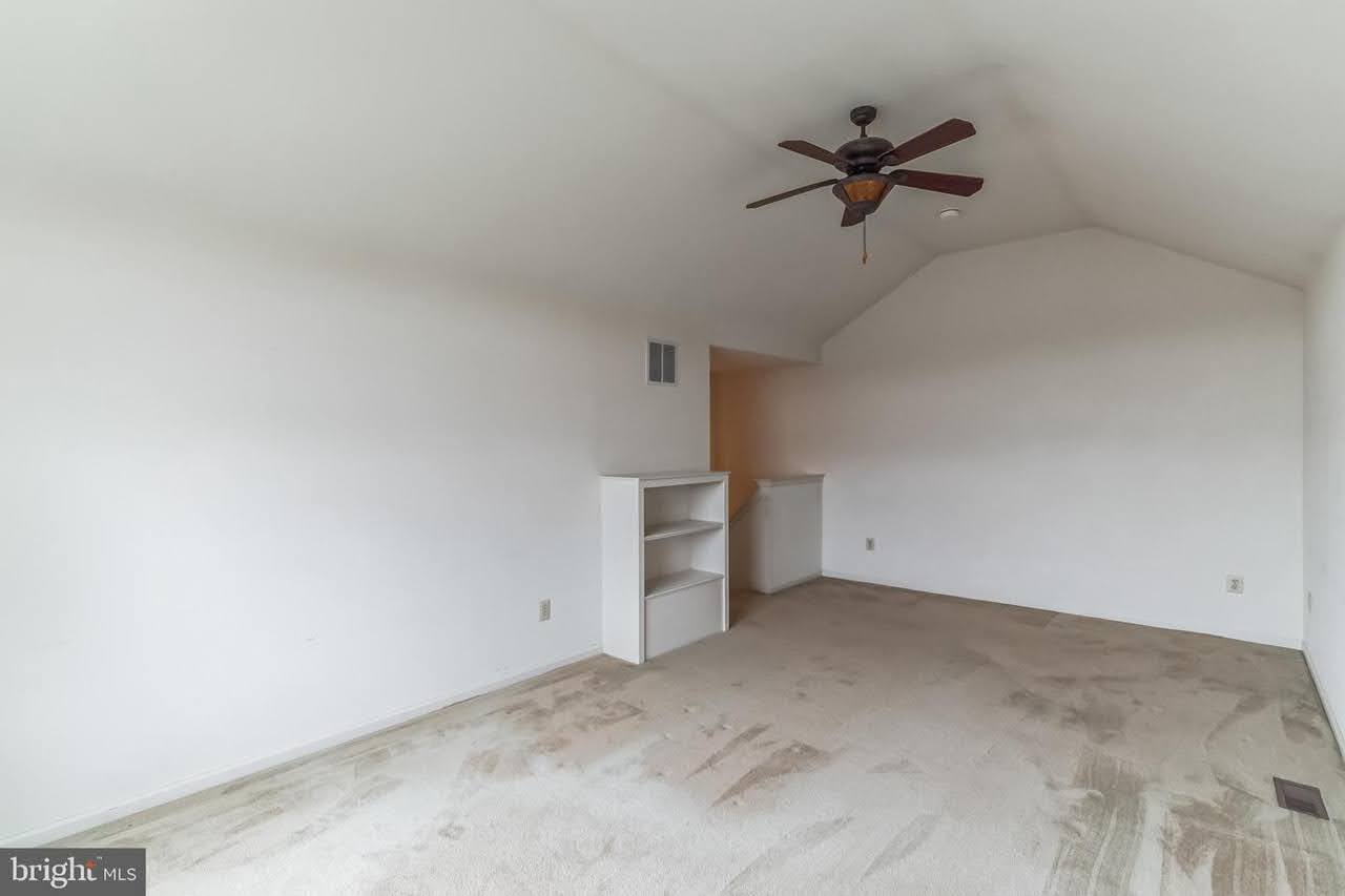 Building Photo - 5103 Drawbridge Ct