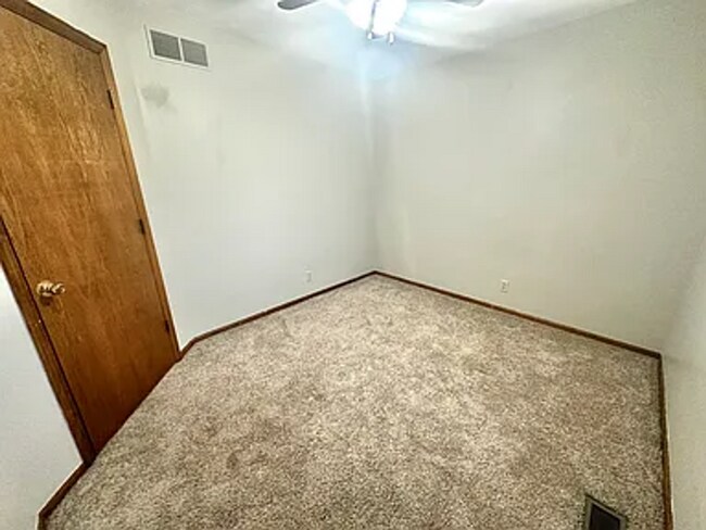 Building Photo - 1317 N 159th St