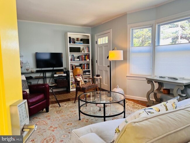 Building Photo - 3214 Riverview Dr