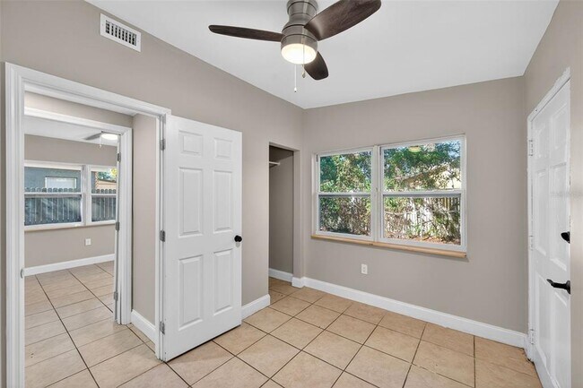 Building Photo - 2245 17th Ave S