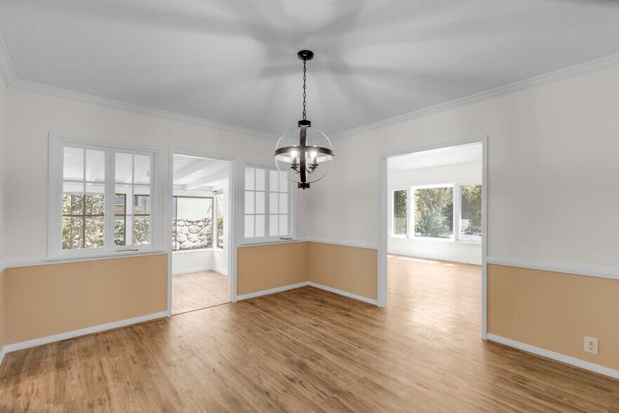 Building Photo - 2151 N Altadena Dr