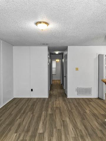 Building Photo - 821 N Mesquite St
