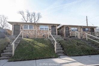 Building Photo - 821 Iowa St