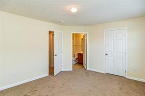 Building Photo - 108 Village Pl