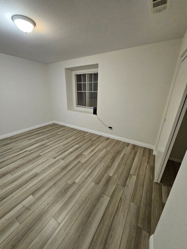Building Photo - 14024 Tiger Lily Ct