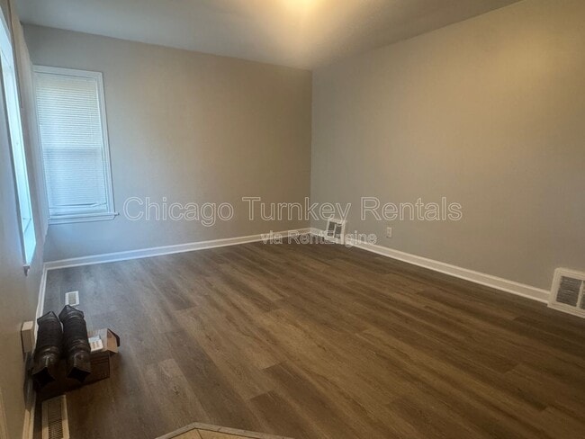 Building Photo - 1542 Shirley Dr