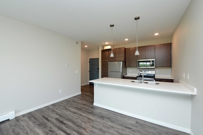 Building Photo - 301-15t 15th St N