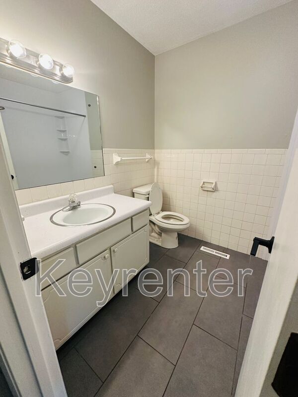 Building Photo - 11629 S Williamsburg Dr