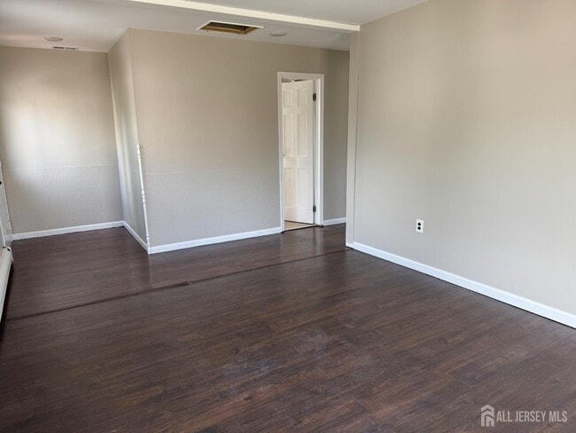 Building Photo - 9 Scott Ave