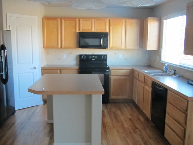 Building Photo - 427 Bow Creek Ln