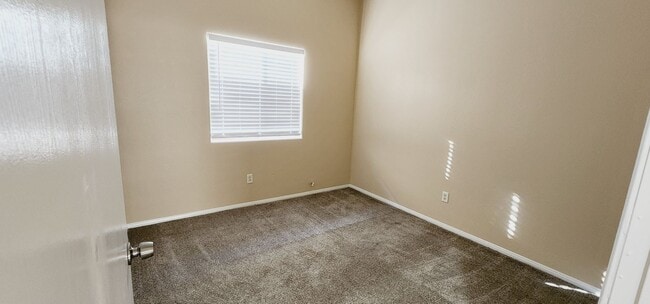 Building Photo - HAVE YOU SEEN THIS???