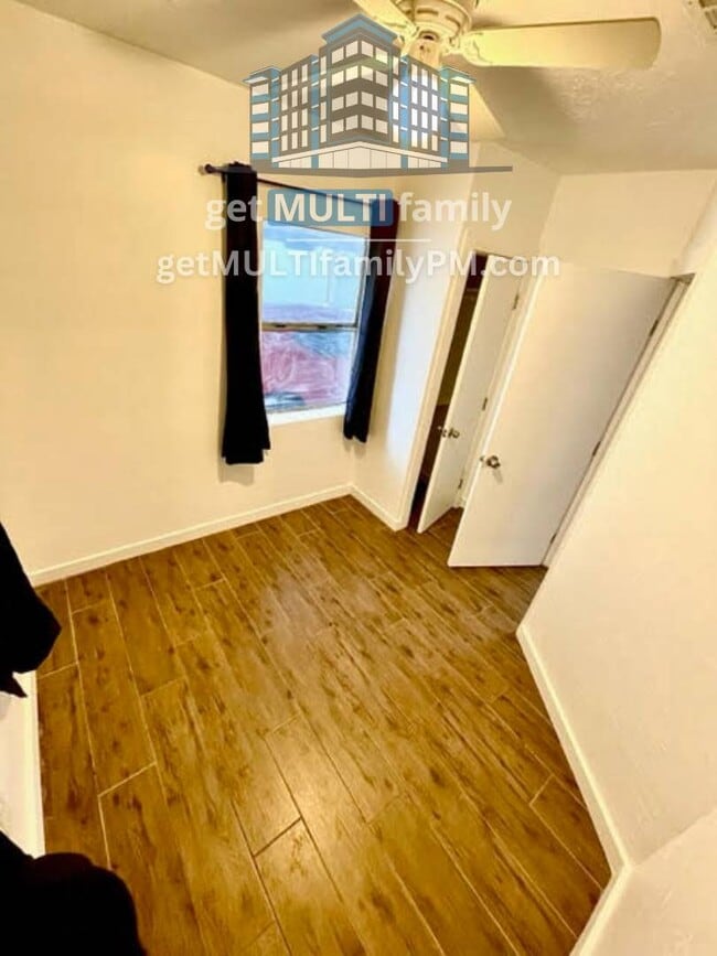 Building Photo - 1402 E McKinley St