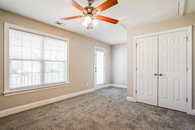 Building Photo - 308 Nelson Ln