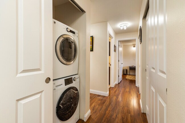 Building Photo - 501 141st Ave SE