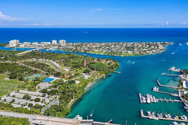 Building Photo - 225 S Beach Rd