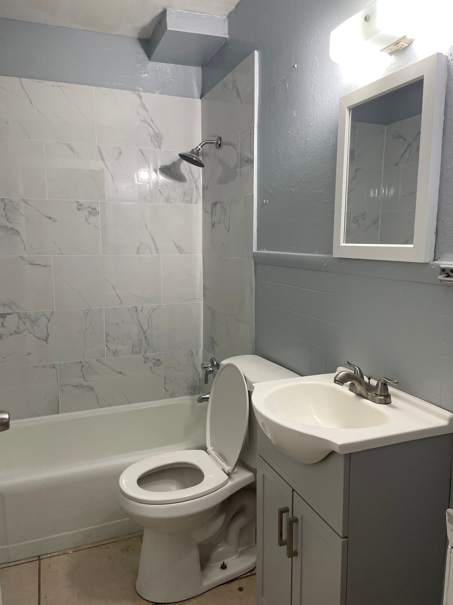 Building Photo - 865 Geranium St