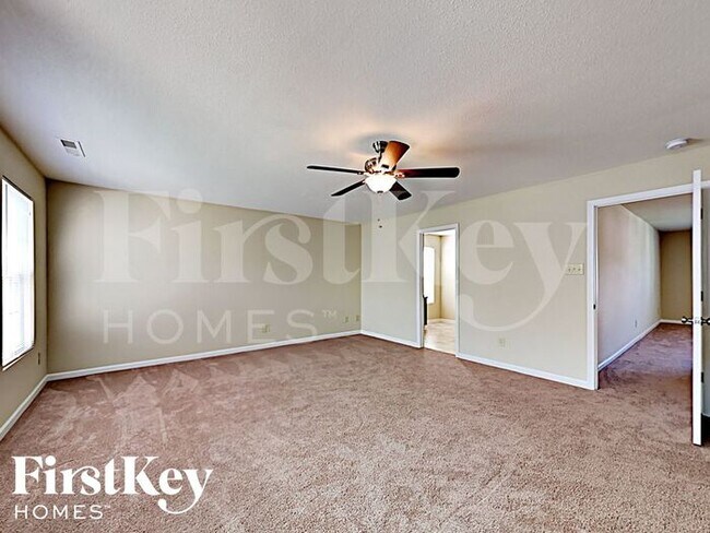 Building Photo - 3401 Table Rock Dr