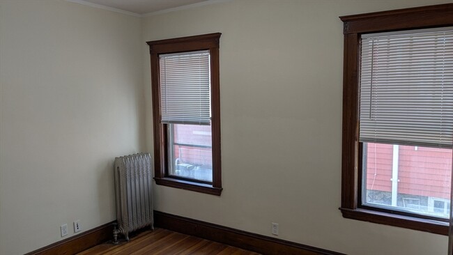 Building Photo - 162-164-164 Langdon Ave