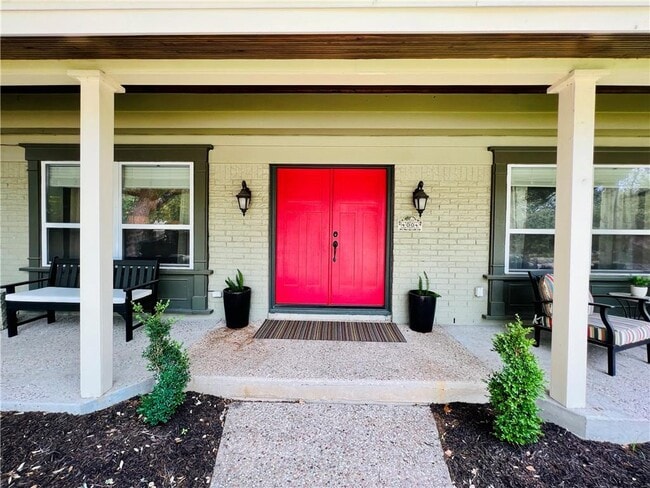 Building Photo - 4004 Hyridge Dr