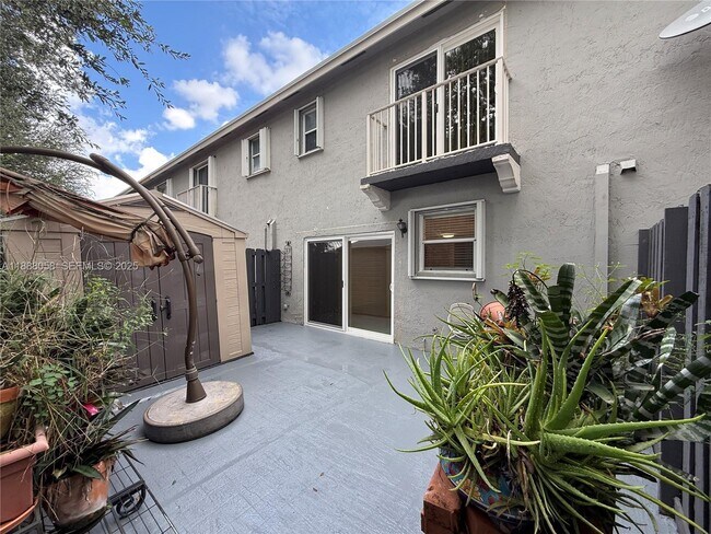 Building Photo - 5225 NW 112th Ave