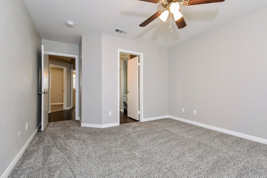 Building Photo - 5421 Ash Meadows Way