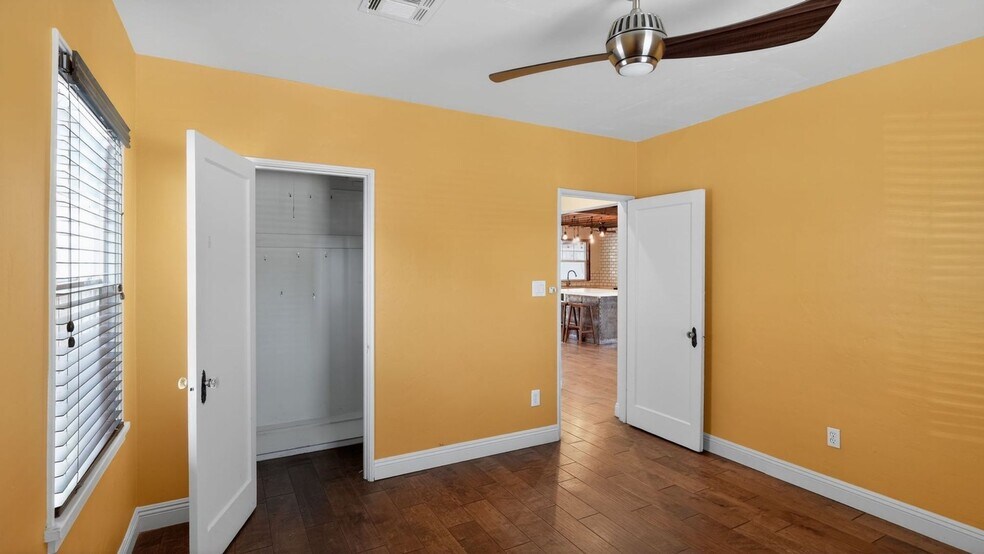 Building Photo - 506 W Coolidge St