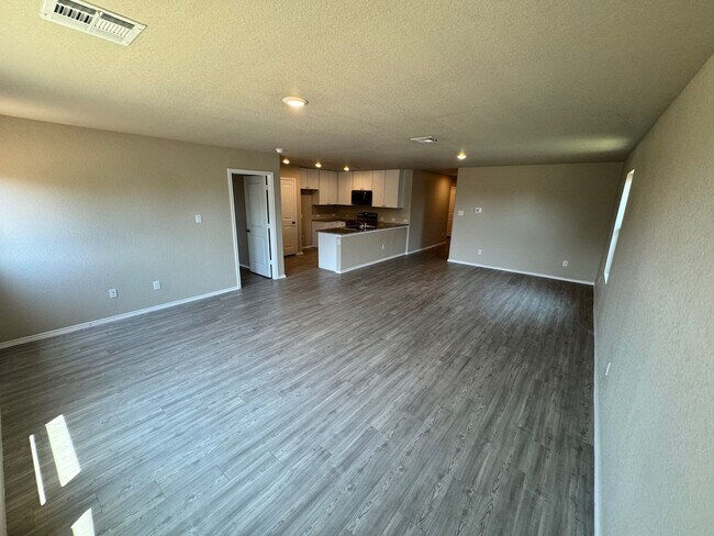 Building Photo - Move-In Ready Modern Home with Open Layout...