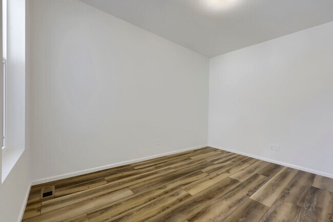 Building Photo - 17214 W 94th Ave