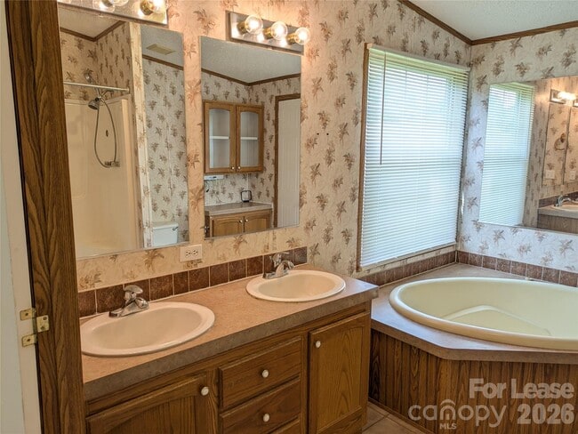 Building Photo - 338 Weathers Creek Rd