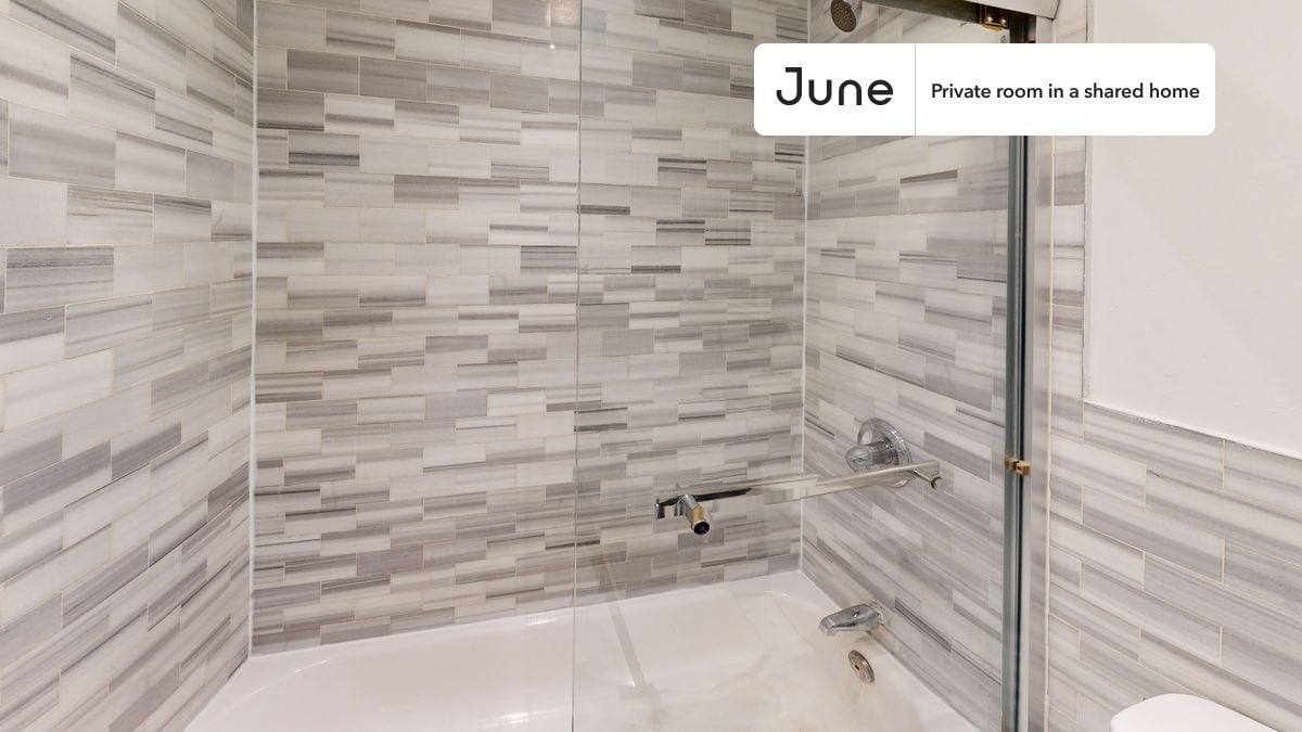 Building Photo - Room in Shared 5 bed/2 bath home in Upper West Side