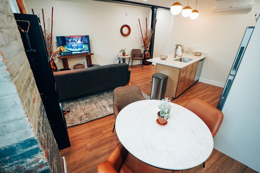 Building Photo - 110 Hotel St