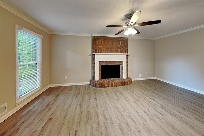 Building Photo - 2090 Moccasin Way