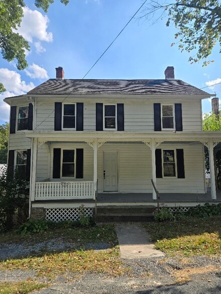 Front of home - 630 Old Waynesboro Rd