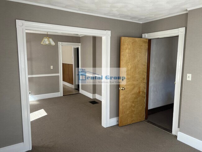 Building Photo - 12 Grove St