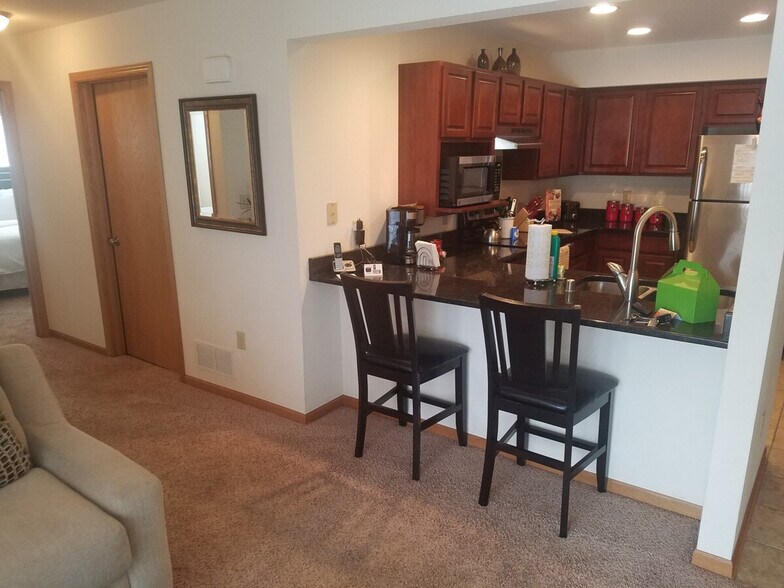 Building Photo - 2309 Deer Park Dr