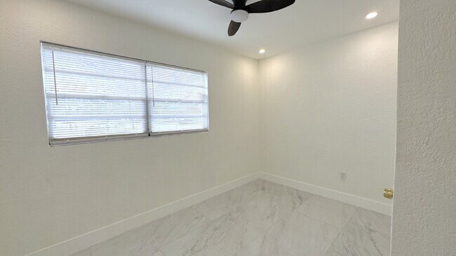 Building Photo - 507 Colfax Dr