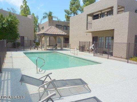 Building Photo - "Chic 2-Bedroom Retreat with 2.5 Baths in Prime Tempe Location – 1,072 Sq Ft of Modern Living!"