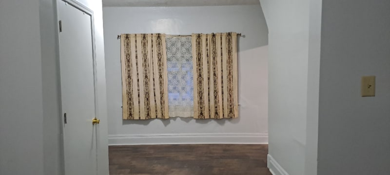 Building Photo - 914 Garfield St