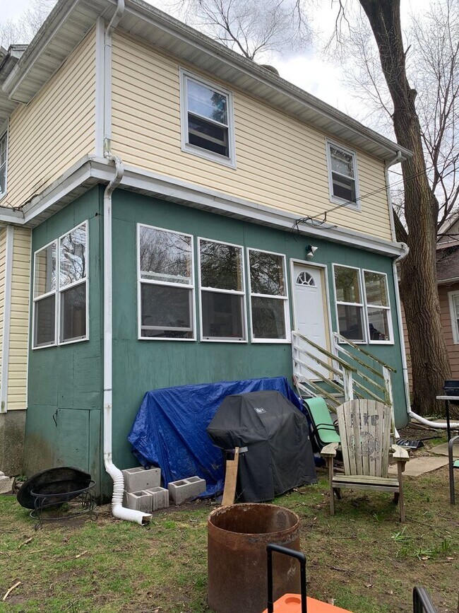 Building Photo - 1614 Adams St