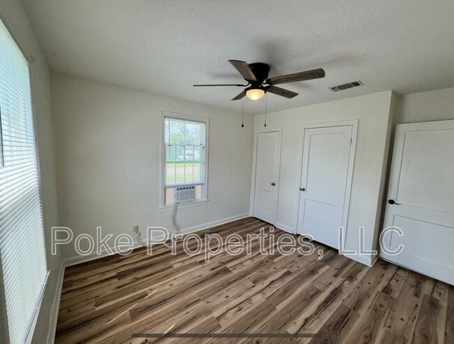 Building Photo - 3609 1st Ave
