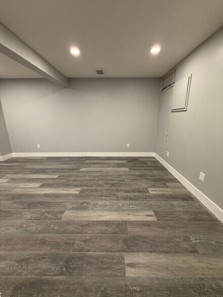 Building Photo - 3974 Lake Run Blvd